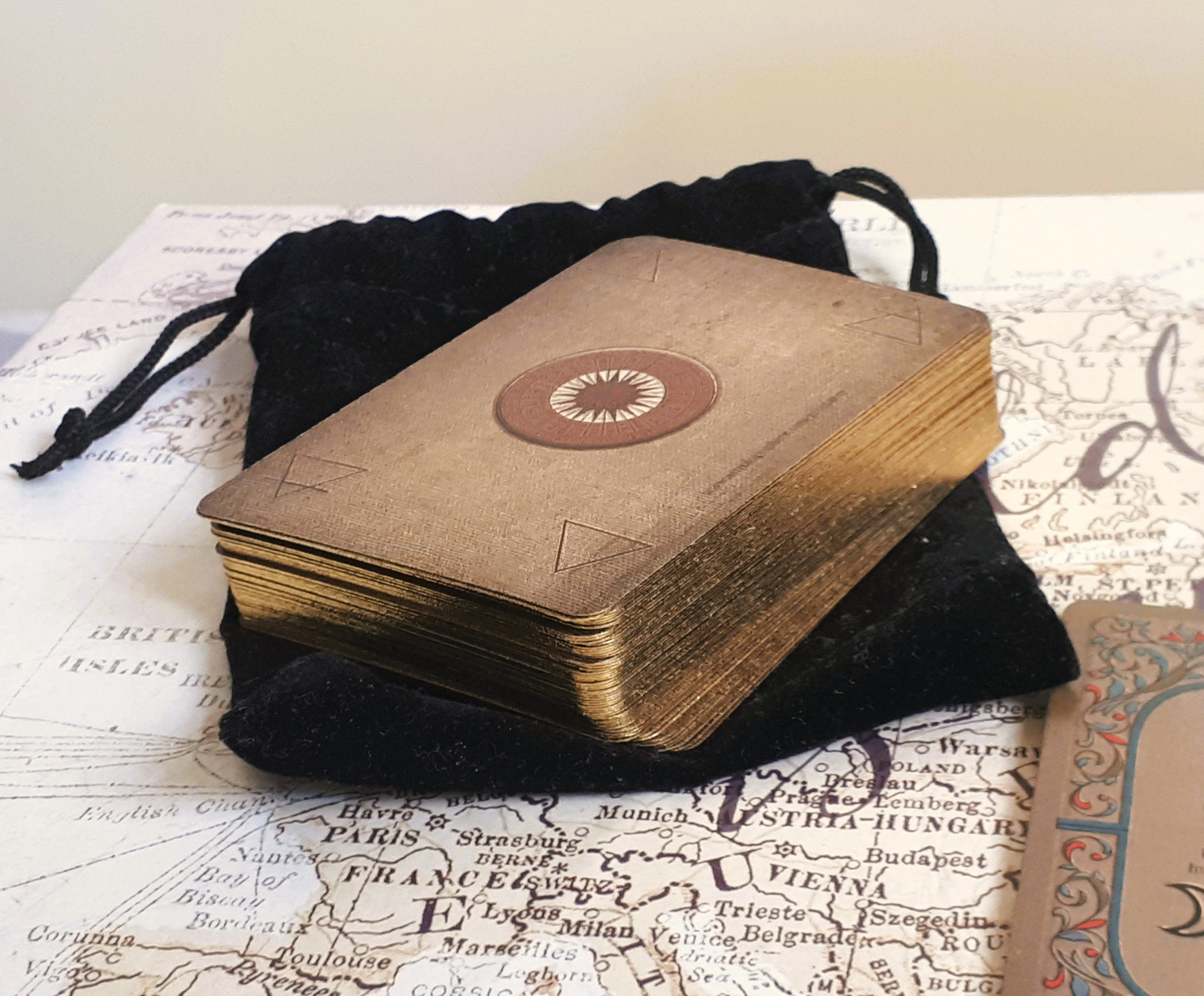 Gilt-edged vintage Oracle of the Elements deck
